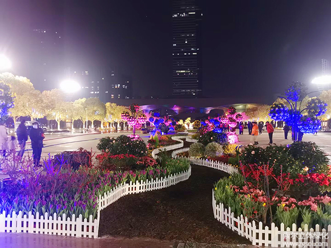 18 2021年1月江蘇無錫梁溪區太湖廣場春節景觀提升項目-花球花樹.jpg